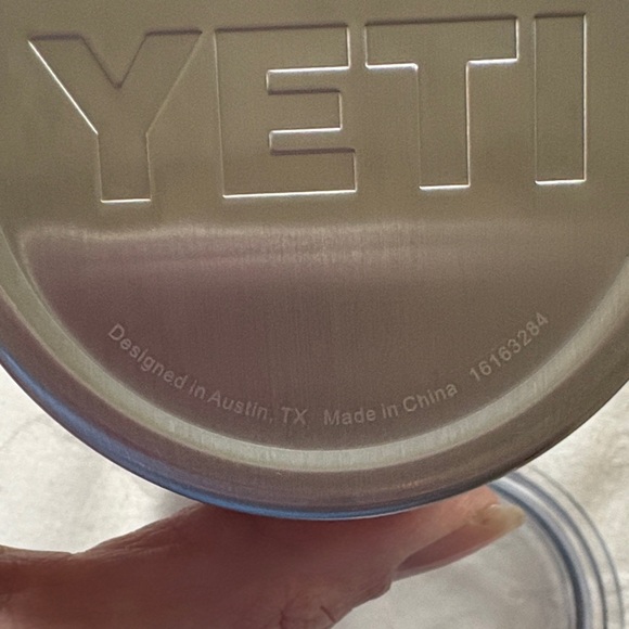 YETI Stainless Steel Tumbler 20 oz - Picture 7 of 7